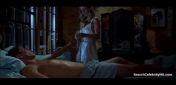  Sarah Wynter in Species 1998